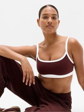 Athleta Square Neck Bra.  D-DD Cups 
Large. Garnet/White New with tags